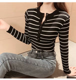 Dodobye 2024 Autumn Winter Women T-shirts Elegant Stripes Knitted Tees Buttoned Up Long Sleeve Slim Women Knitted T-shirts