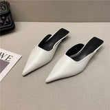 Dodobye Summer New Low Heel Slippers Close Toe Outdoor Mules Casual Pumps Street Style Woman Sandals Slip on Half Slippers Loafers